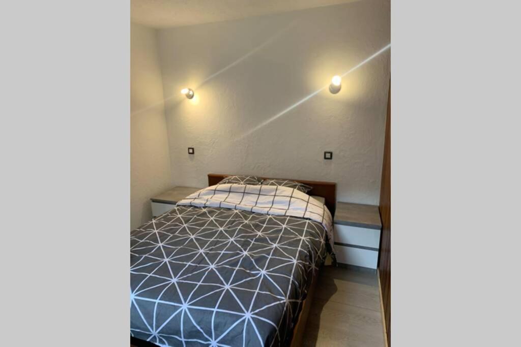 Superbe Appartement Avec Parking Gratuit Sur Place Бур-Сен-Морис Екстериор снимка